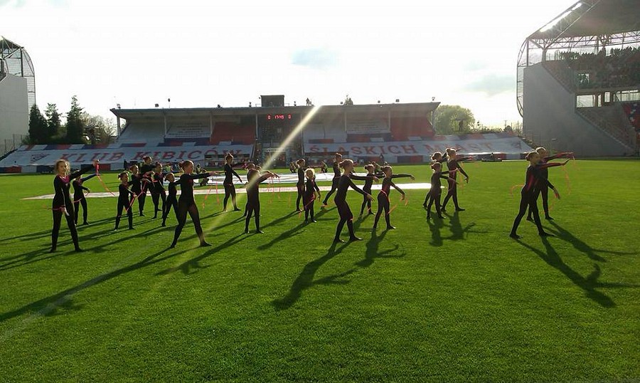 Akrobatyka SP1 w wystąpiła podczas meczu Ekstraklasy