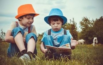 Co daje czytanie dzieciom? Poznaj kluczowe korzyści