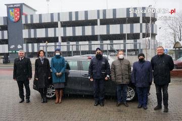Funkcjonariusze z KPP w Lublińcu otrzymali nowy, nieoznakowany radiowóz