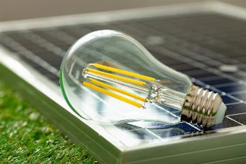 Oszczędzaj energię i pieniądze dzięki lampom solarnym - artykuł sponsorowany