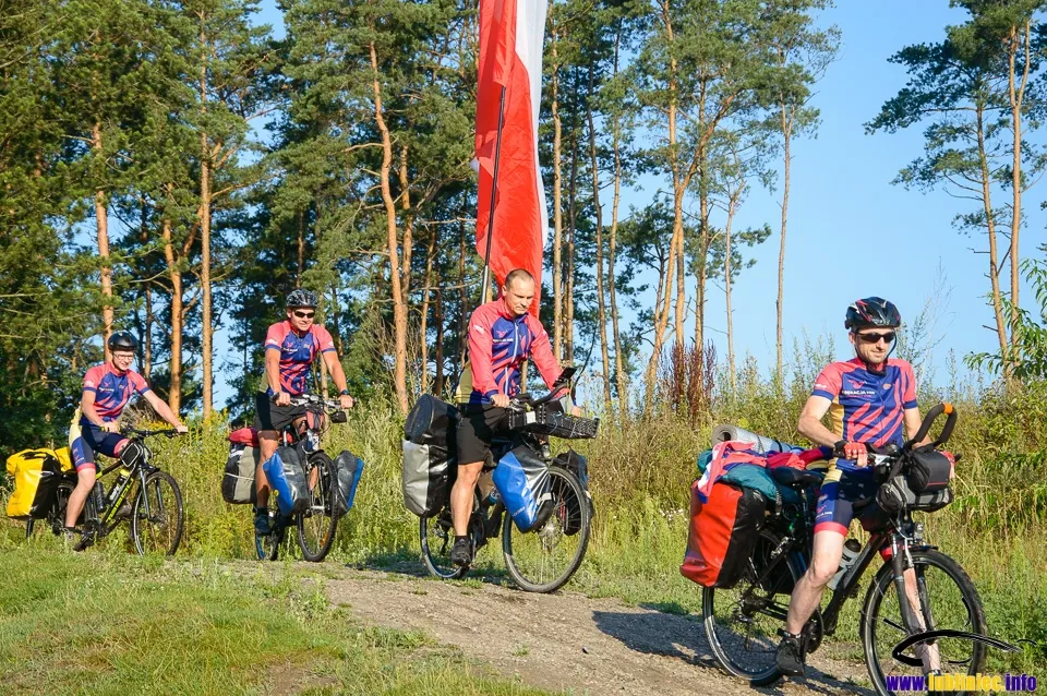 Rowerzyści NINIWA Team przed wyprawą na Nordkapp, 2022